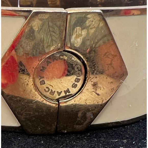 Marc by Marc Jacobs Ivory Enamel Hinged Bangle Bracelet – Wear on Front - Picture 2 of 7